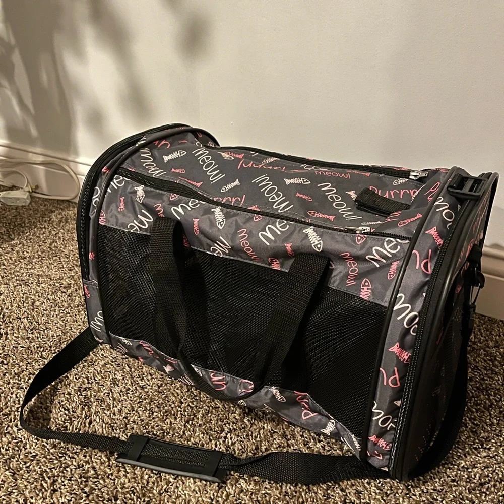 Pet carrier